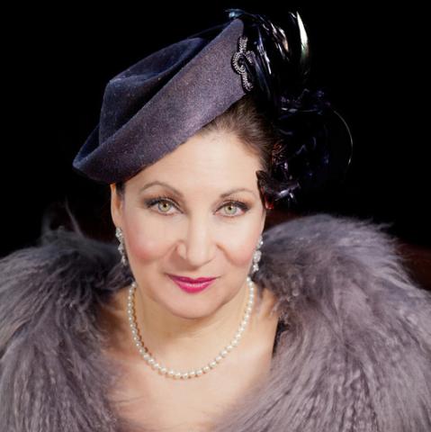 Martina Mathisen as Luella Parsons